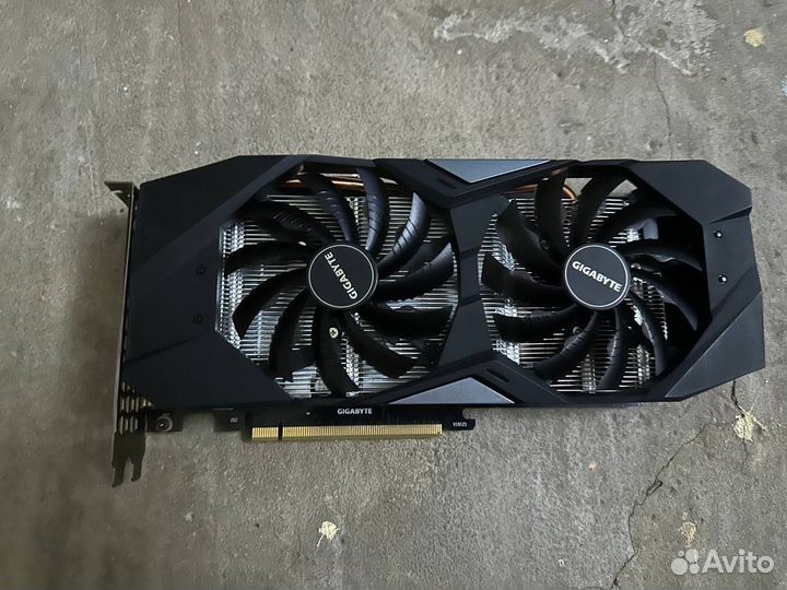 RTX 2060 super gigabyte windforce 8GB (Micron)