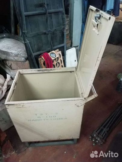 Тележка металлическая с крышкой