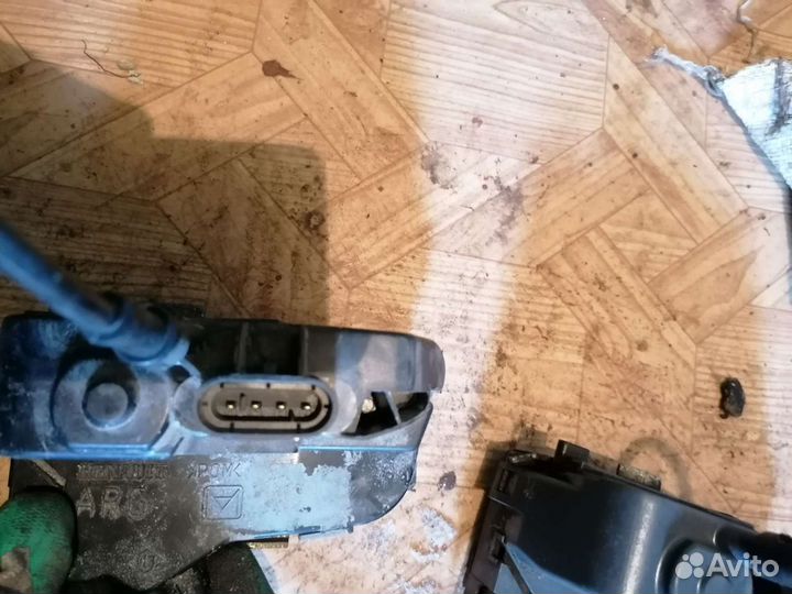 Задний левый замок двери рено меган 2