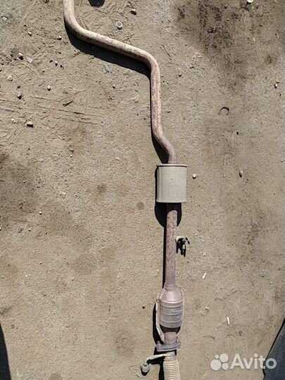 Hyundai Solaris 2 выхлопная труба