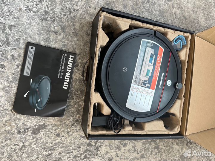 Робот пылесос redmond