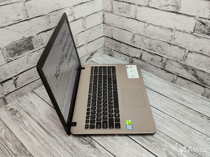 Игровой ноутбук i3-6Gen/MX110-2Gb/4Gb/SSD240/15.6