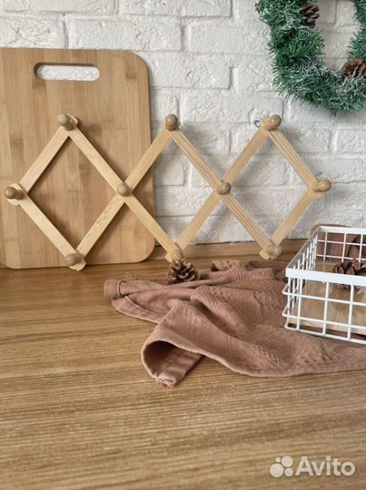 Вешалка настенная деревянная с крючками 10 шт