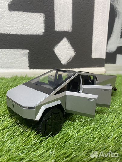 Модель автомобиля tesla cybertruck