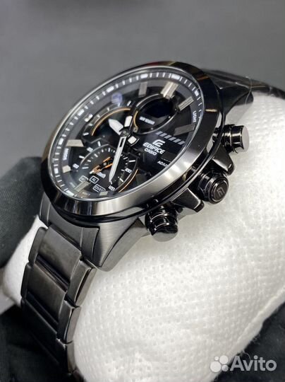 Часы Casio Edifice ECB-30DC-1A