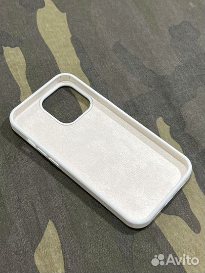 Чехол на iPhone 13 pro белый