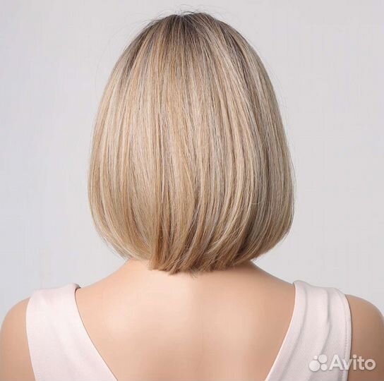 Парик каре тёплый блонд