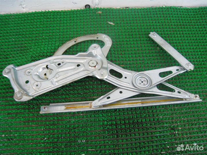 Стеклоподъемник задний правый Renault Scenic 3 (J