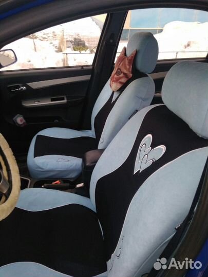 Комплект универсальных автомобильных чехлов