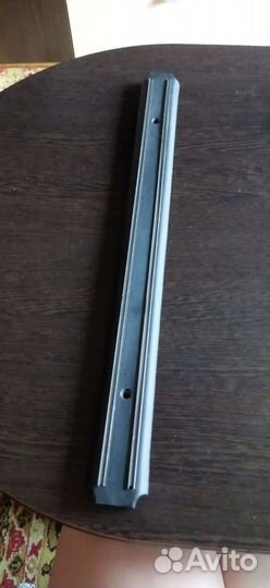 Магнитная подставка для ножей