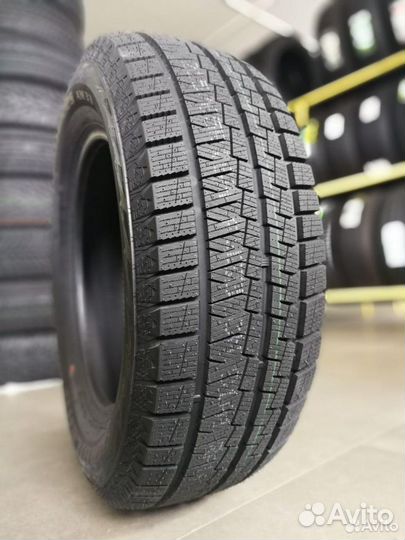 Kapsen SnowShoes AW33 235/65 R17