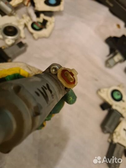 Мотор стеклоподъемника задний левый Kia Sportage 2