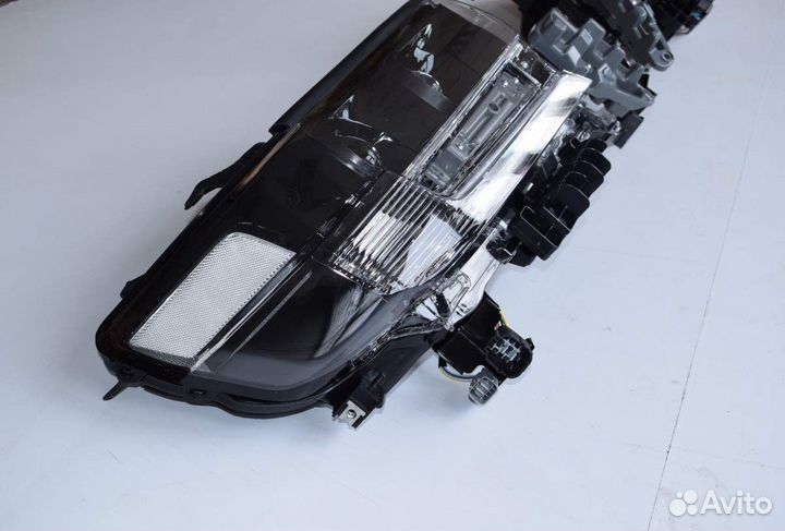 Land Cruiser 200 16+ Оптика Executive Black N6KC5