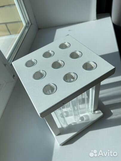 Ваза с пробирками для живых цветов и сухоцветов