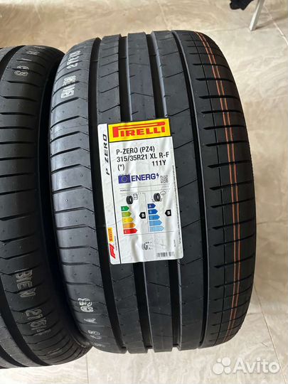 Pirelli P Zero PZ4 315/35 R21 и 275/40 R21