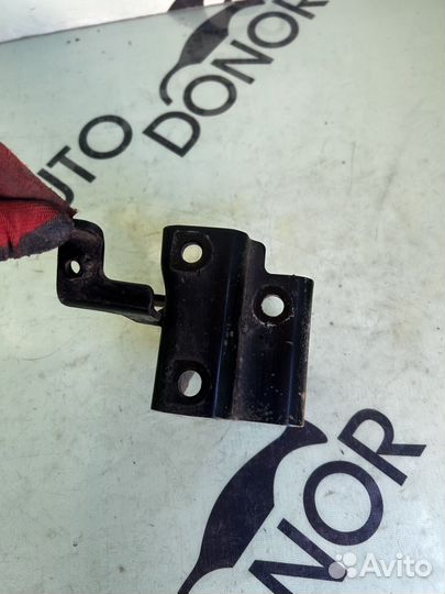 Задний кронштейн МКПП hyundai i30