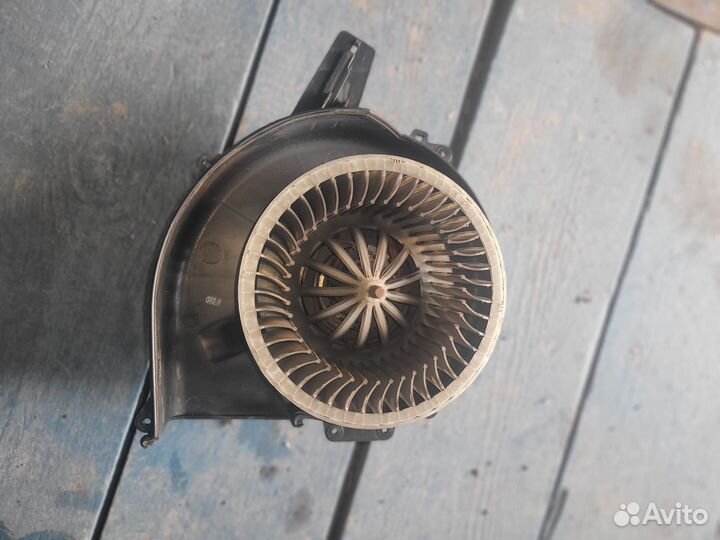 Моторчик печки на volkswagen polo