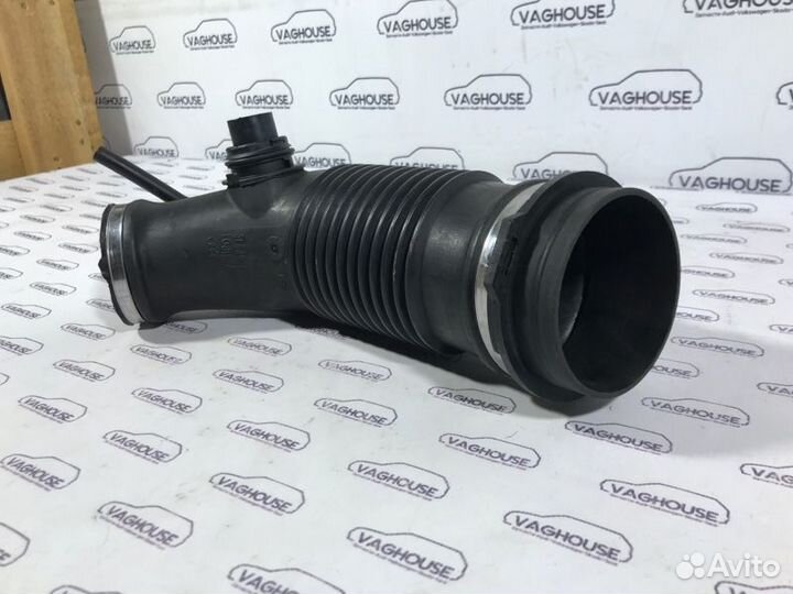 Патрубок воздушного фильтра Audi A6 C6 3.2 BYU