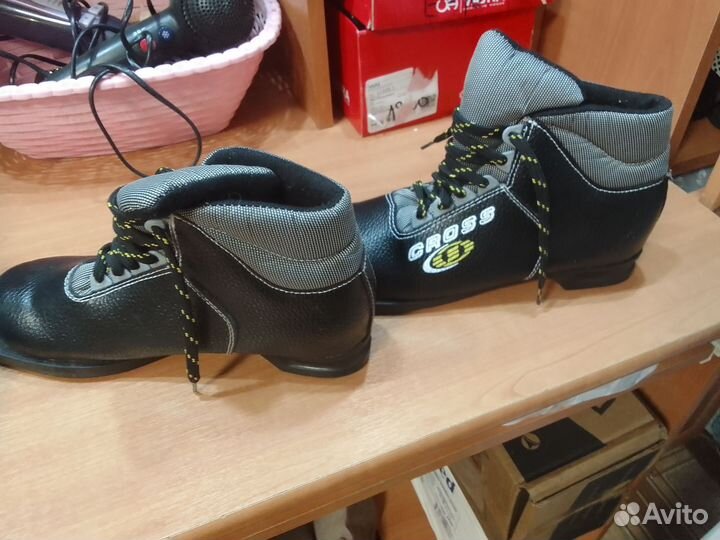 Лыжные ботинки