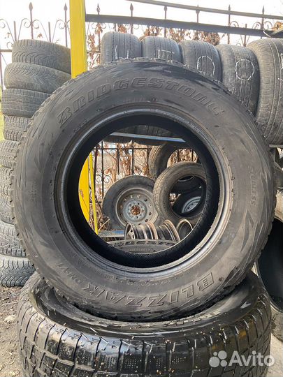 Bridgestone Blizzak DM-V1 285/60 R18