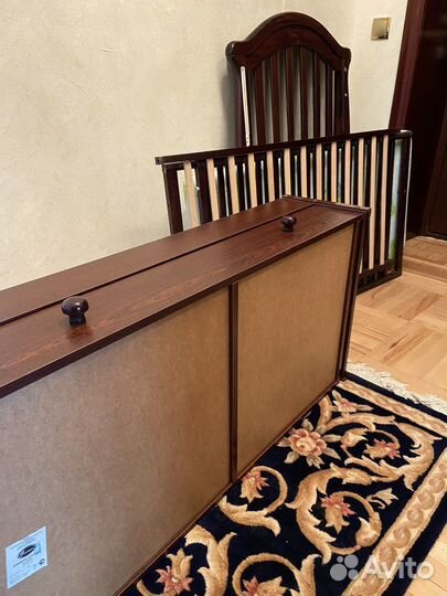 Детская кровать с маятником и матрасом