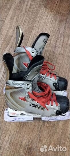 Хоккейные коньки, шорты, щитки