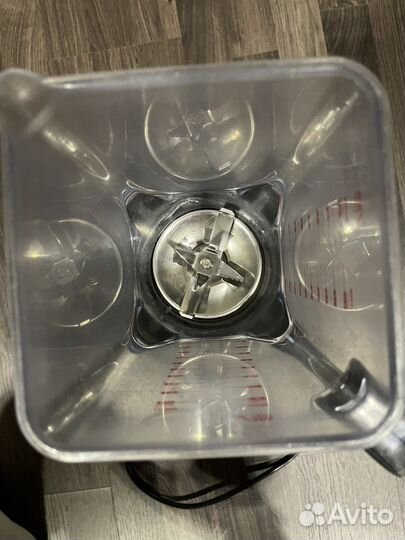 Блендер Bork b800