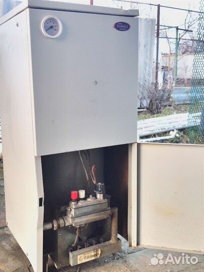 Газовый котел двухконтурный напольный