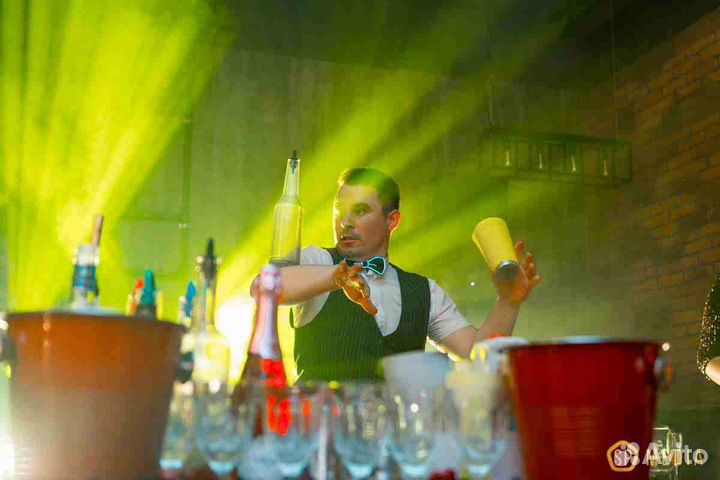 Бармен шоу/Пирамида Шампанского