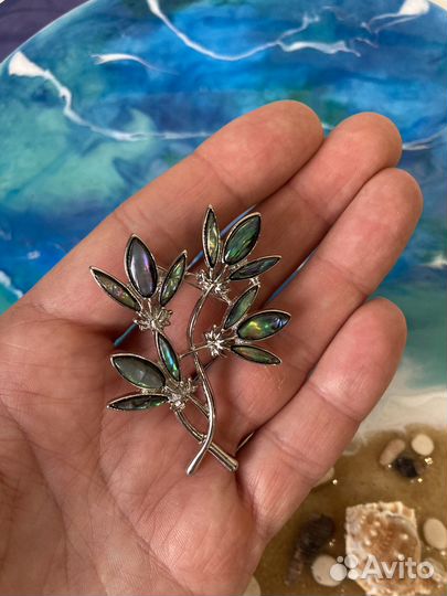 Брошки из натуральных камней