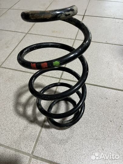 Пружина на Фольксваген Тигуан