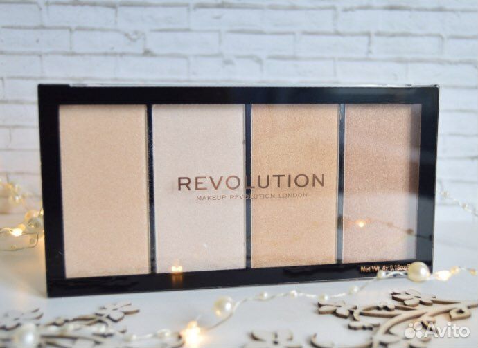 Палетка хайлайтеров и бронзеров Revolution