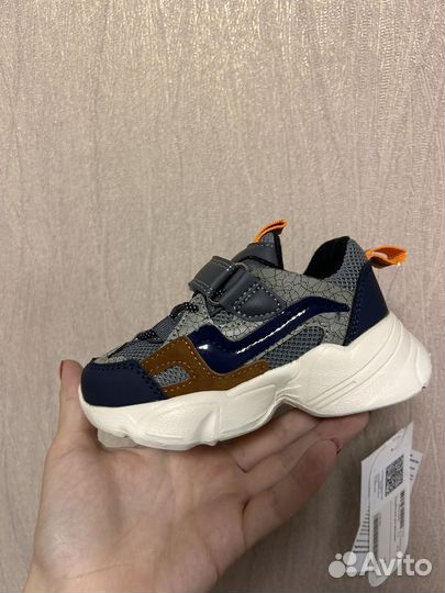 Кроссовки для мальчика 23