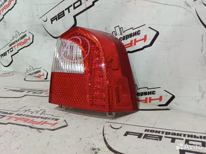 Фонарь volvo V70 XC70 BW BZ 1 модель правый 30698984 NA6469