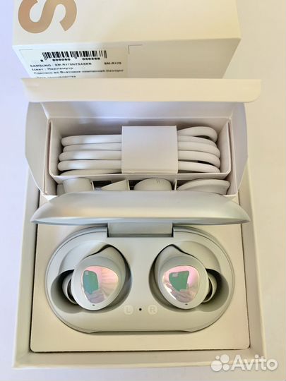 Наушники samsung galaxy buds