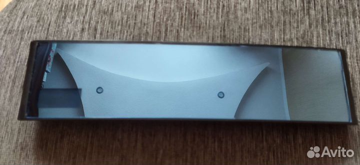 Автомобильное зеркало с часами