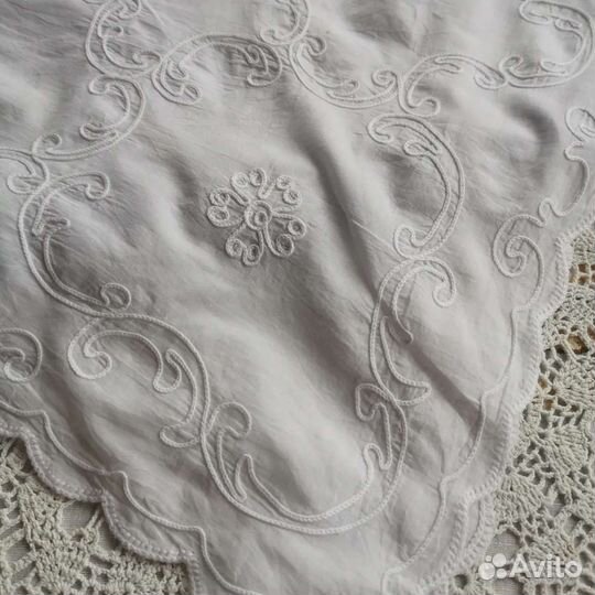 Батистовая скатерть