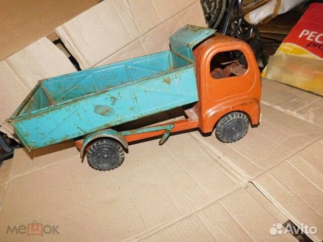 Большой грузовик-самосвал лтз.СССР в коллекцию