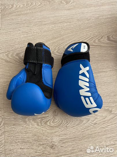 Перчатки, шлем, щитки