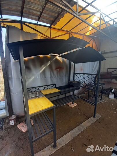 Мангал с печью под казан и крышей