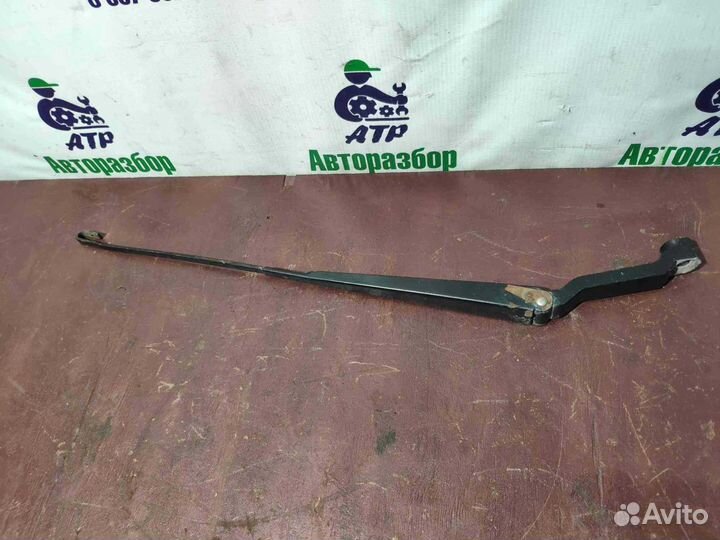 Поводок дворника правый Geely Emgrand EC7