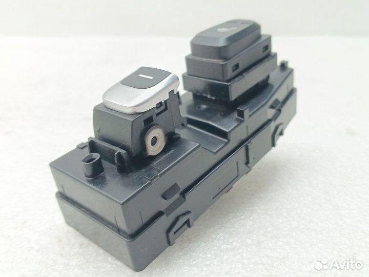 Кнопка стеклоподъемника задняя левая Kia Sportage