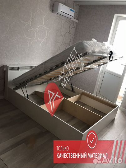 Кровать двухспальная с подъемным механизмом