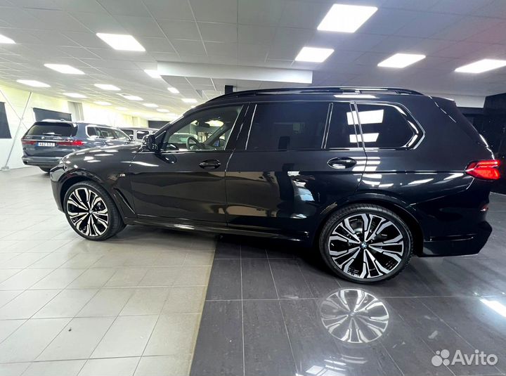 BMW X7 3.0 AT, 2024, 10 км