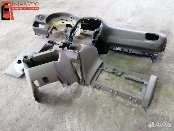 Панель передняя салона (торпедо) Chrysler Voyager