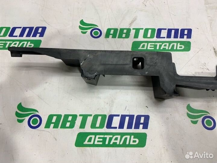 Накладка замка капота передняя Opel Astra J