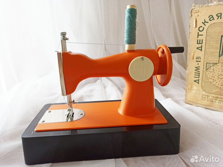 Детская швейная машинка СССР