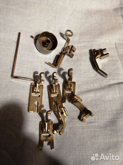 Лапки и челнок для швейной машины