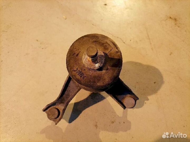 Опора двигателя (подушка двс) передняя левая 12372