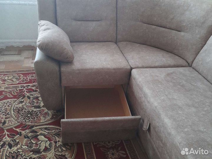 Угловой диван